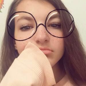 Meet your Posher, Alexis